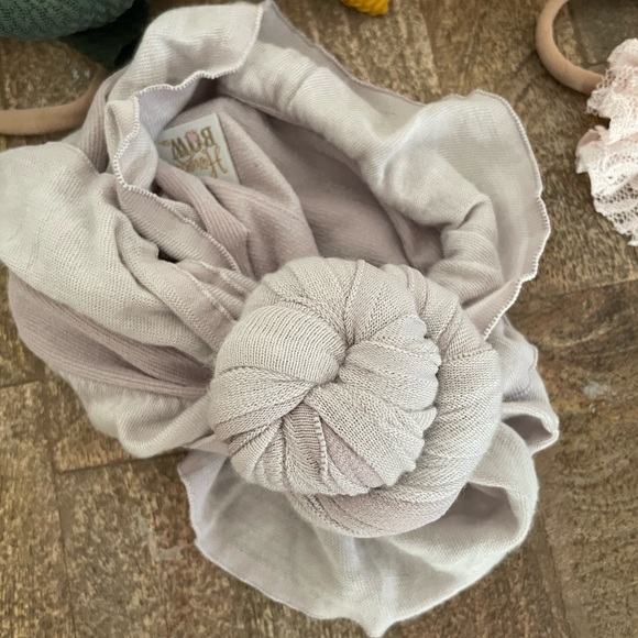 New, never worn! Set of 4, 0-6 Month Harper Bow Co. Wrap & Bow Headbands - Picture 5 of 5